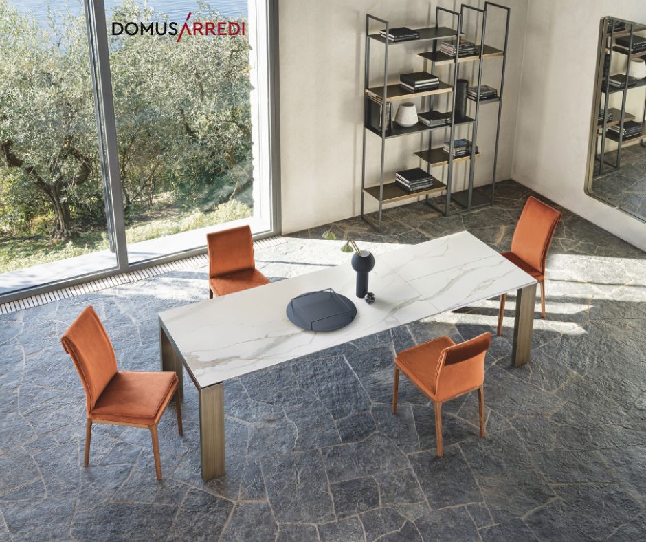 Sedie Mavi Tavolo Atlantis libreria Freewall